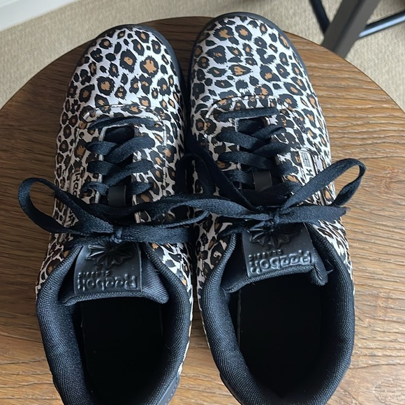 Reebok Shoes | Reebok Classic
Leopard Print Sneakers Women's size 8 - Picture 6 of 11